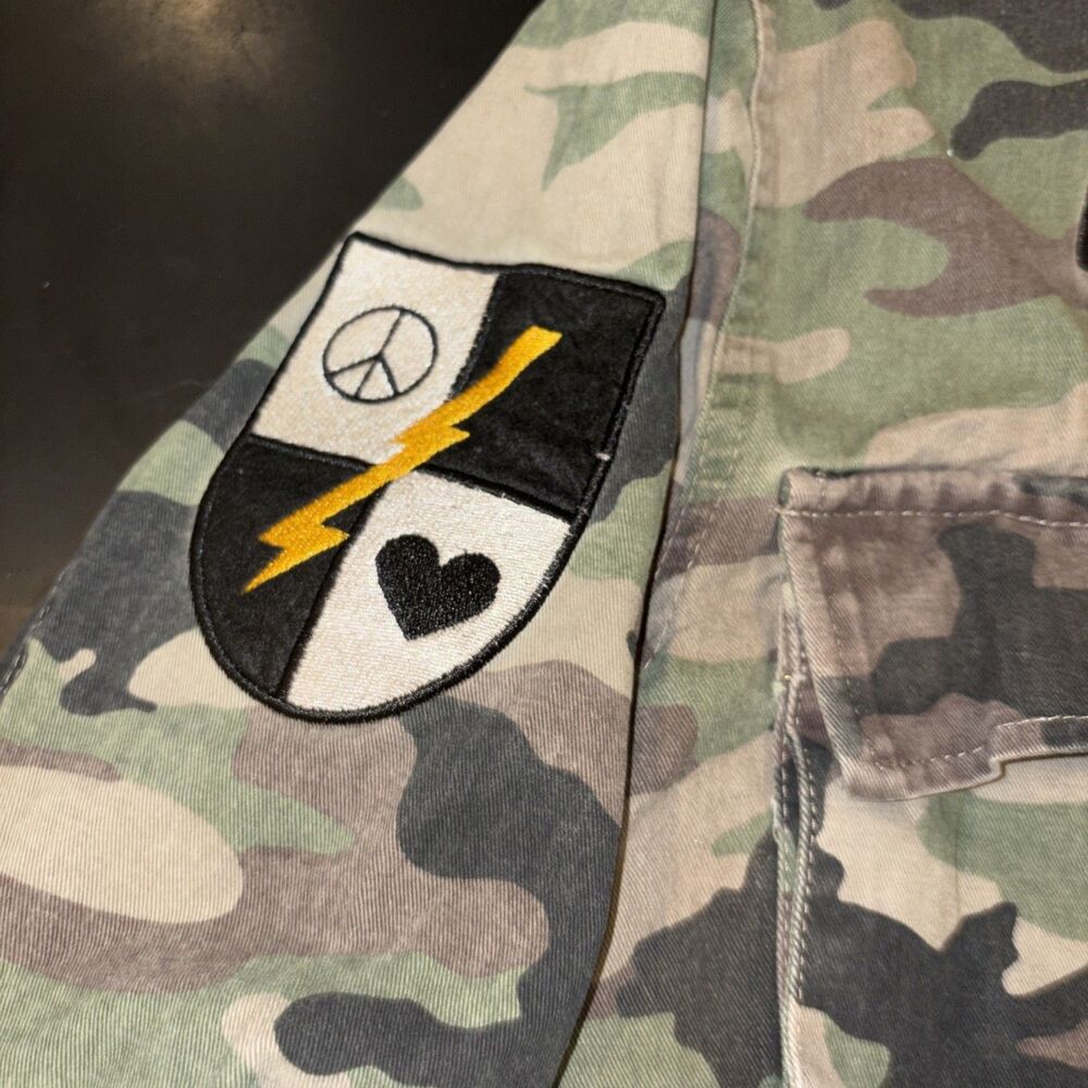 The Rail Camo Military Patch Jacket Size: XL Various Patches 46” Pit To Pit READ - Picture 5 of 14